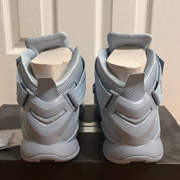 NEW MENS NIKE BASKETBALL LEBRON JAMES Soldier IX / 9 PRM in Blue Grey , US 10.5 - Picture 4 of 5